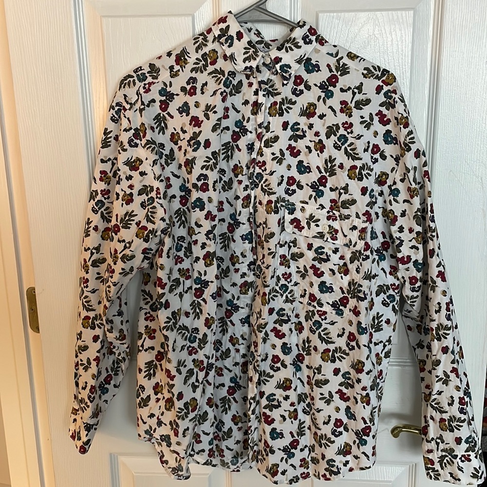 Cherokee large flower button up